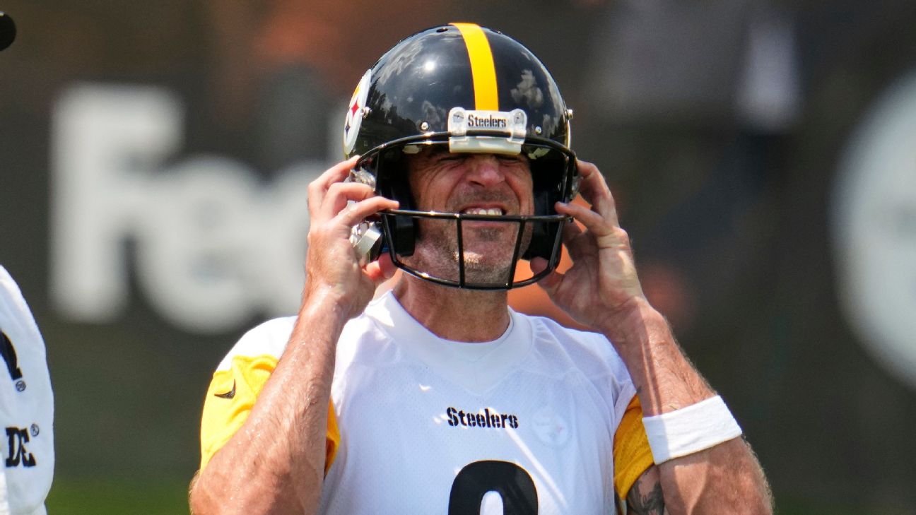 <a href="https://www.espn.com/nfl/story/_/id/45957271/aaron-rodgers-dislikes-new-helmet-says-looks-damn-spaceship" target="_blank">Rodgers on new helmet: Looks like a ‘spaceship’</a>