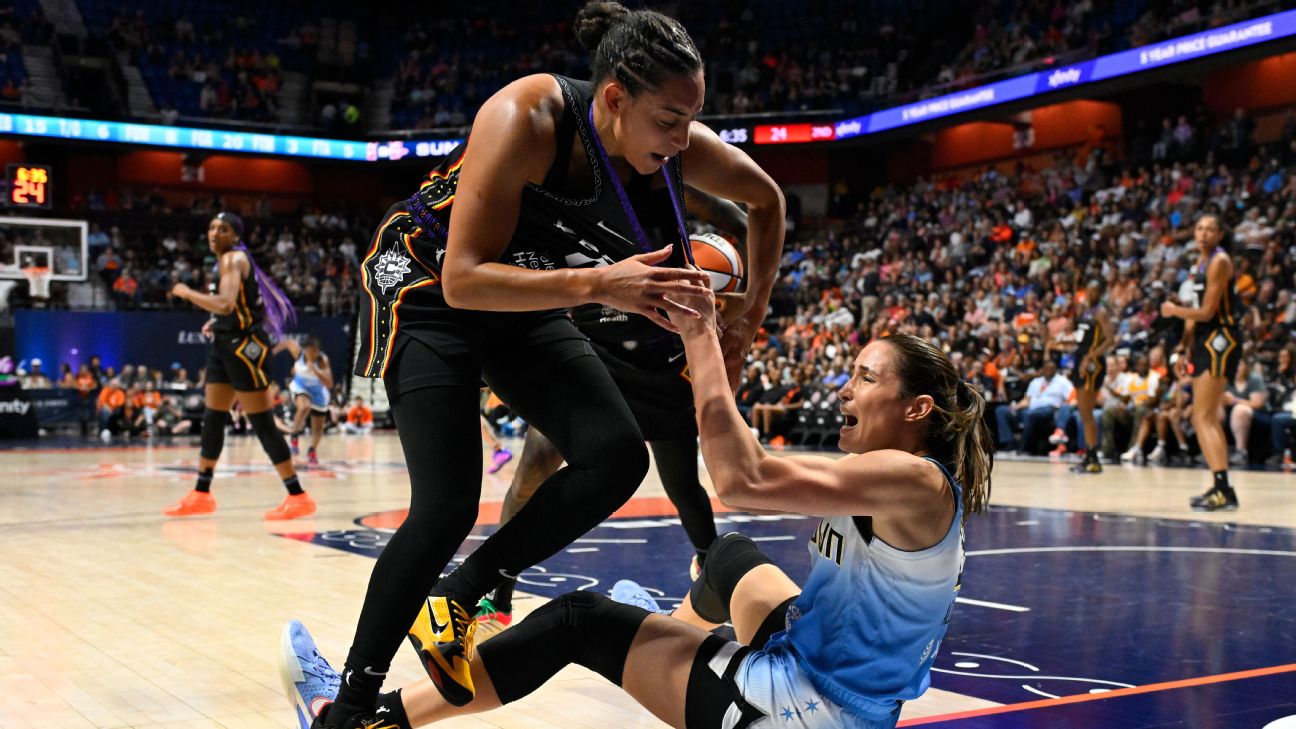 <a href="https://www.espn.com/wnba/story/_/id/45971091/first-half-fracas-results-3-ejections-sun-top-sky" target="_blank">First-half fracas results in 3 ejections in Sky-Sun</a>