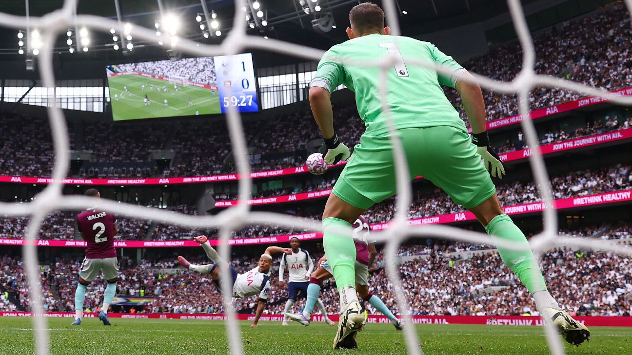Tottenham's Richarlison hailed by Frank after scissor-kick