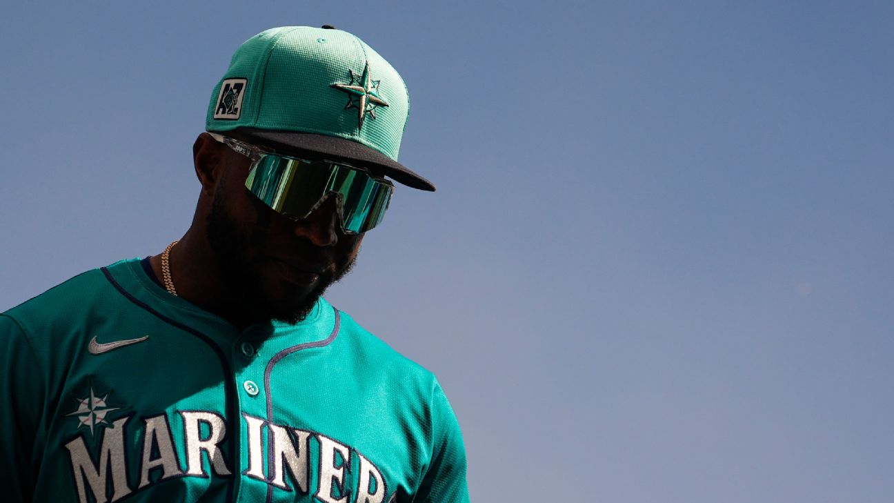 <a href="https://www.espn.com/mlb/story/_/id/46022095/mariners-robles-suspended-10-games-bat-heave-pitcher" target="_blank">Robles suspended 10 games, fined for bat heave</a>
