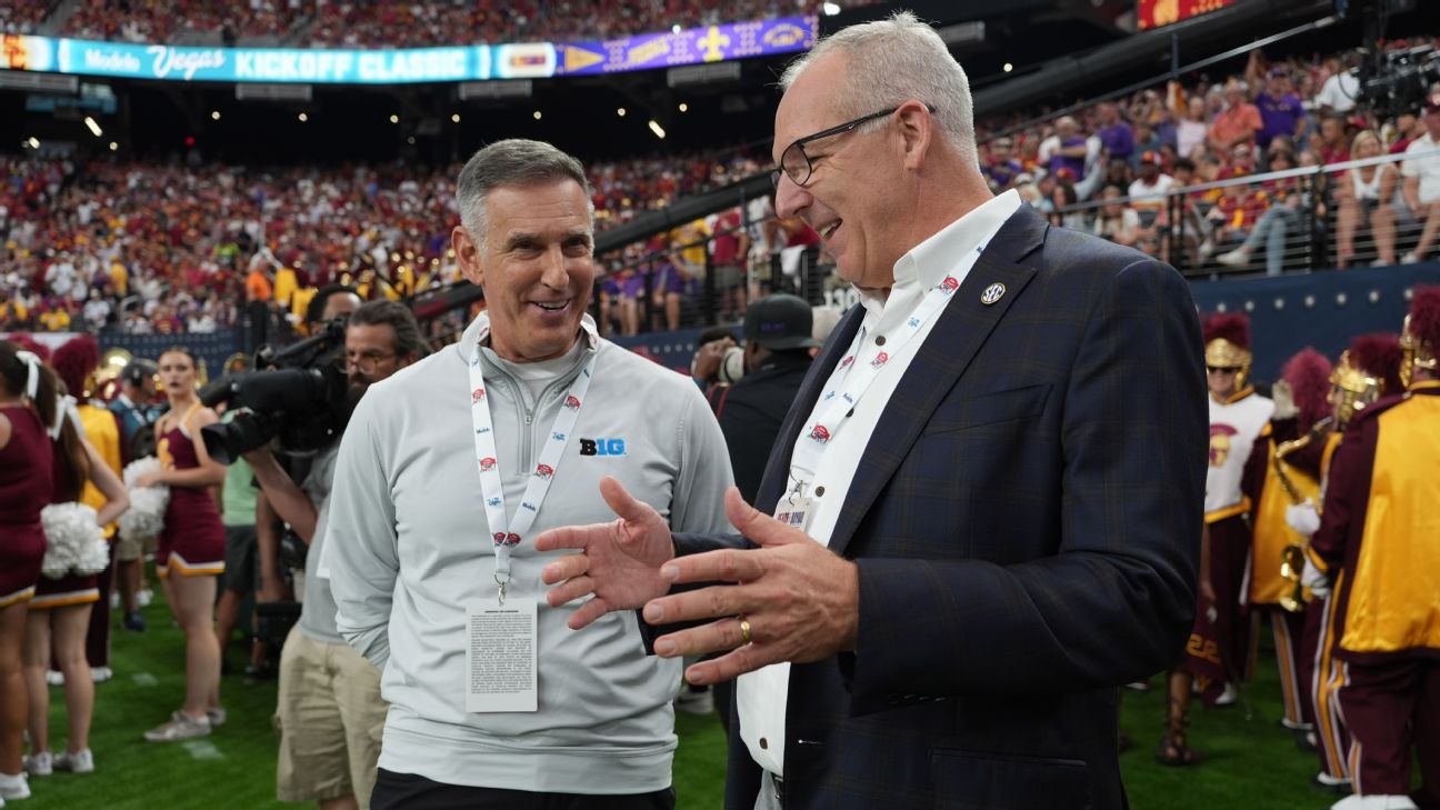 Is a Commissioner the Key to the Future of College Football?