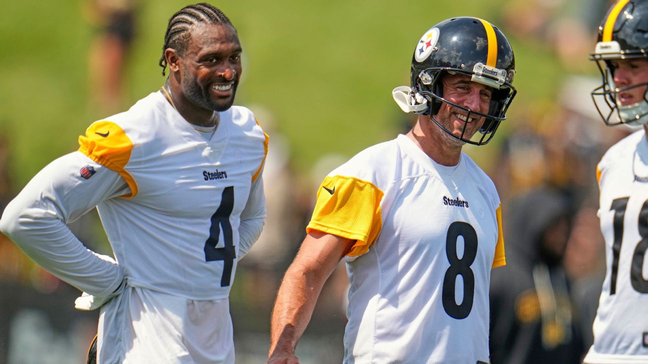 Aaron Rodgers: Building Bonds and Leadership in Pittsburgh Steelers