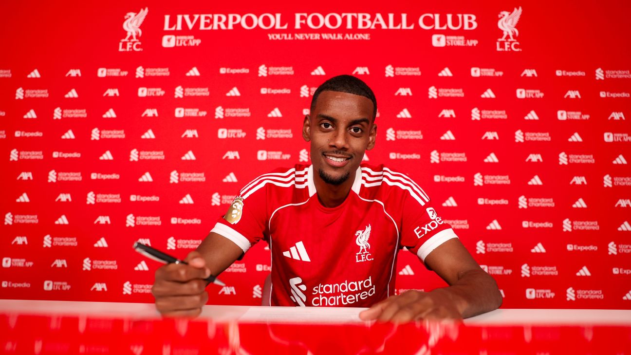 Debut de Pervis Estupiñan con AC Milan, image size:1296x729