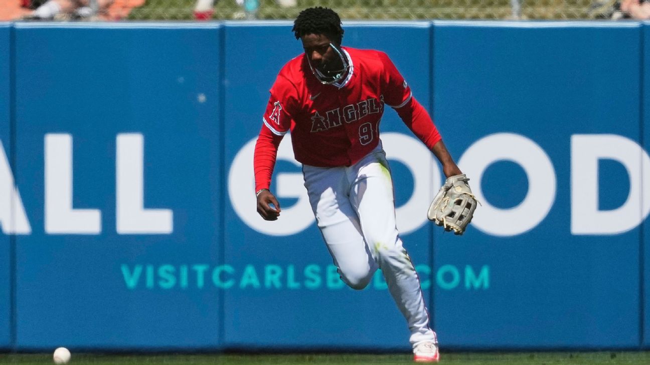 <a href="https://www.espn.com/mlb/story/_/id/46170458/angels-rio-foster-critical-condition-car-accident" target="_blank">Angels prospect in critical condition after car crash</a>