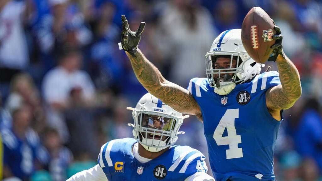 <a href="https://www.espn.com/nfl/story/_/id/46199974/xavien-howard-says-colts-forced-tagovailoa-panic-mode" target="_blank">Ex-Fins CB says Colts forced Tua into ‘panic mode’</a>