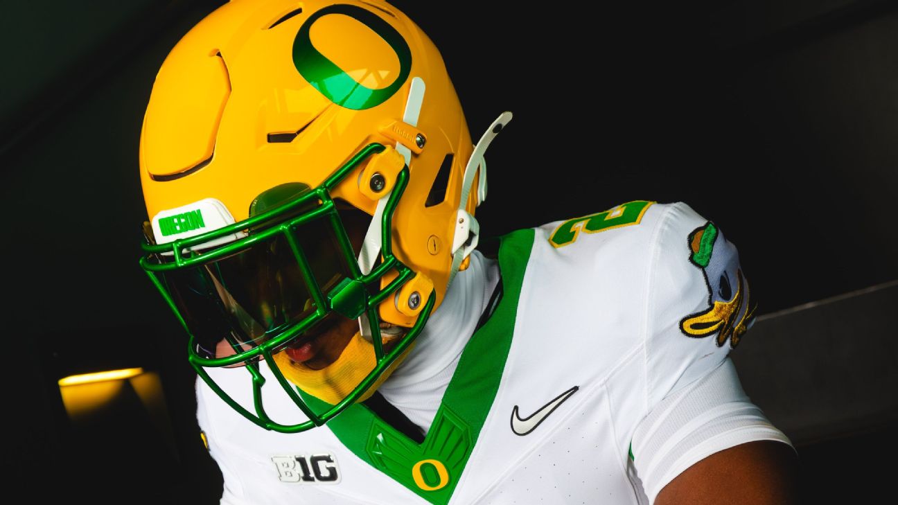 Top NCAAF Uniforms of Week 3: Oregon's Vibrant Style and Tennessee's Timeless Classics
