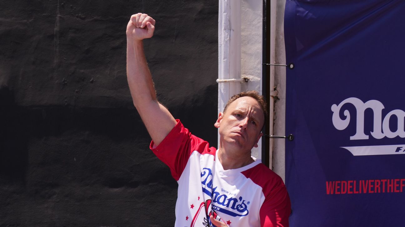 Joey Chestnut Eats 275 Impossible Nuggets at Giants-Dodgers Game