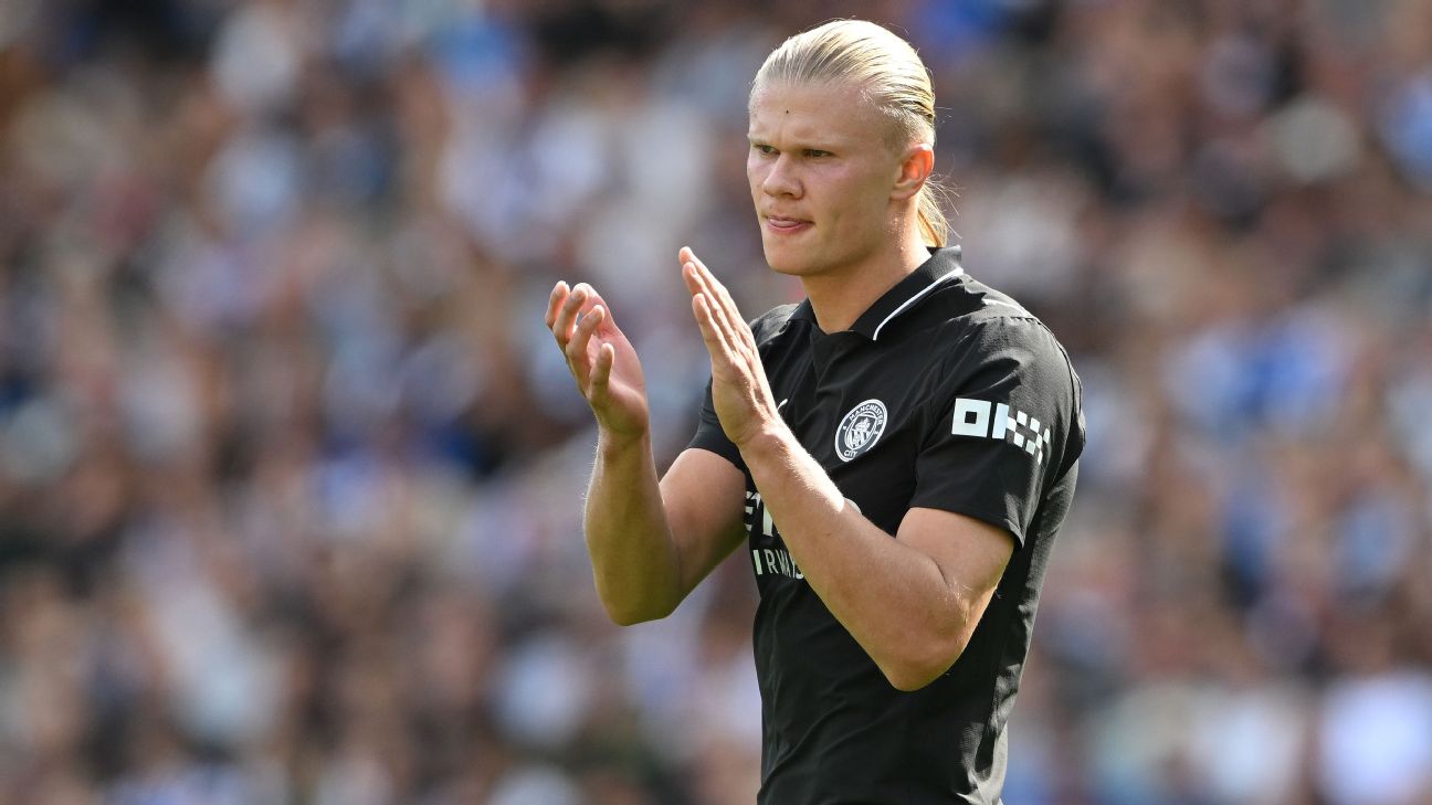 Corinna Kopf's provocative pose