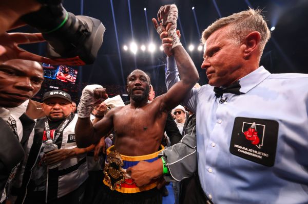 Terence Crawford rejects challenge from UFC's Ilia Topuria