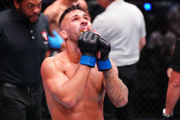 Hecher Sosa earns UFC contract on 'Contender Series' after father's death