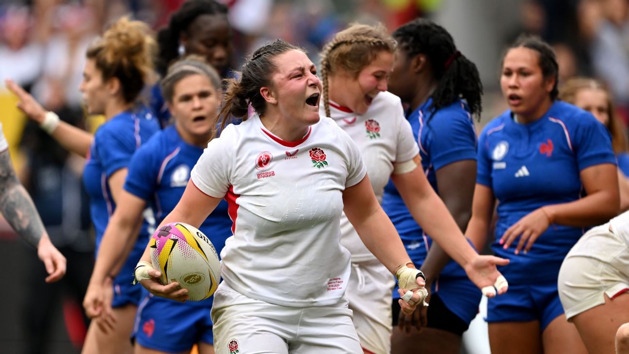 Известная кинозвезда на ковровой дорожке в элегантном наряде