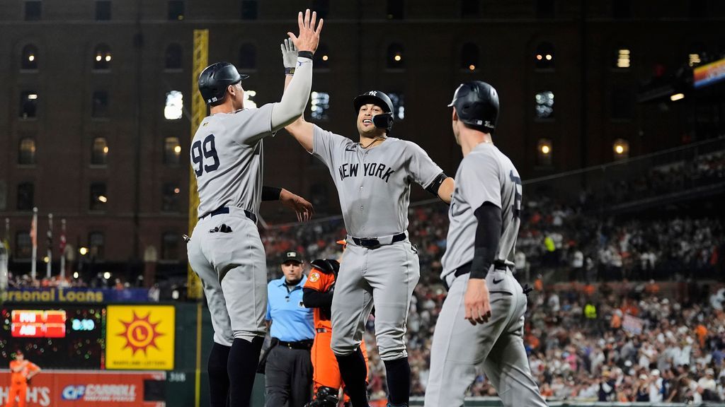 <a href="https://www.espn.com/mlb/story/_/id/46328647/giancarlo-stanton-joins-450-home-run-club-yankees-win" target="_blank">Stanton making HOF case with 450th career HR</a>