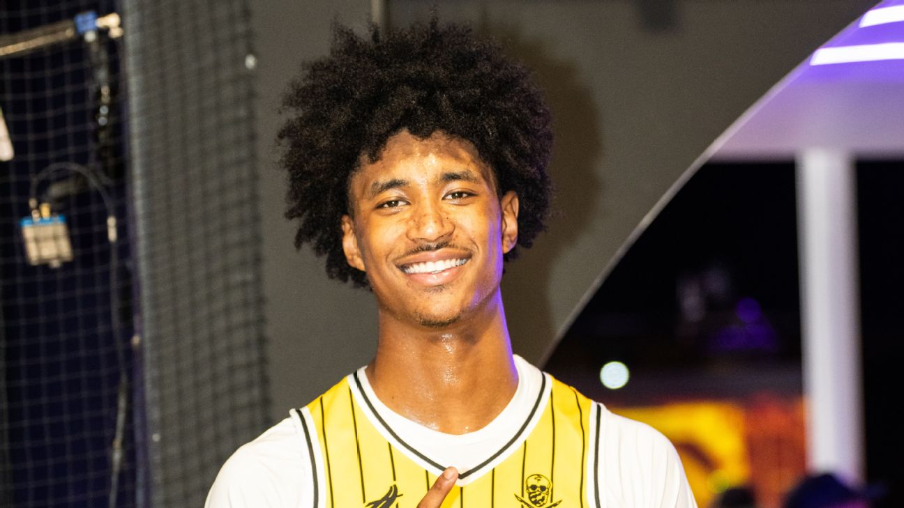 <a href="https://www.espn.com/mens-college-basketball/story/_/id/46479721/top-25-recruit-tajh-ariza-son-trevor-commits-oregon" target="_blank">Tajh Ariza, ex-NBA veteran’s son, picks Oregon</a>