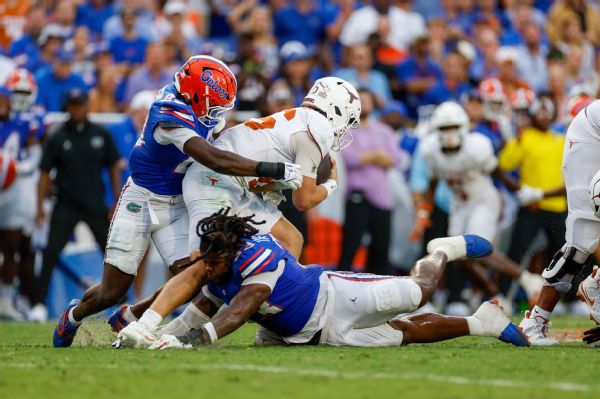 Arch Manning sack [600x400]