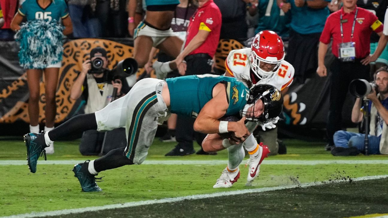 <a href="https://www.espn.com/nfl/story/_/id/46516627/jaguars-qb-trevor-lawrence-stumbles-recovers-game-winning-td-vs-chiefs" target="_blank">Lawrence falls, goes from ‘panicked’ to winning TD</a>