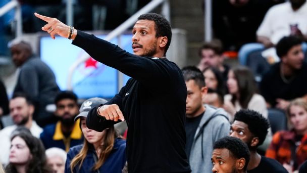Joe Mazzulla orchestrated a pickup game between the Celtics media and coaching staff on Tuesday.