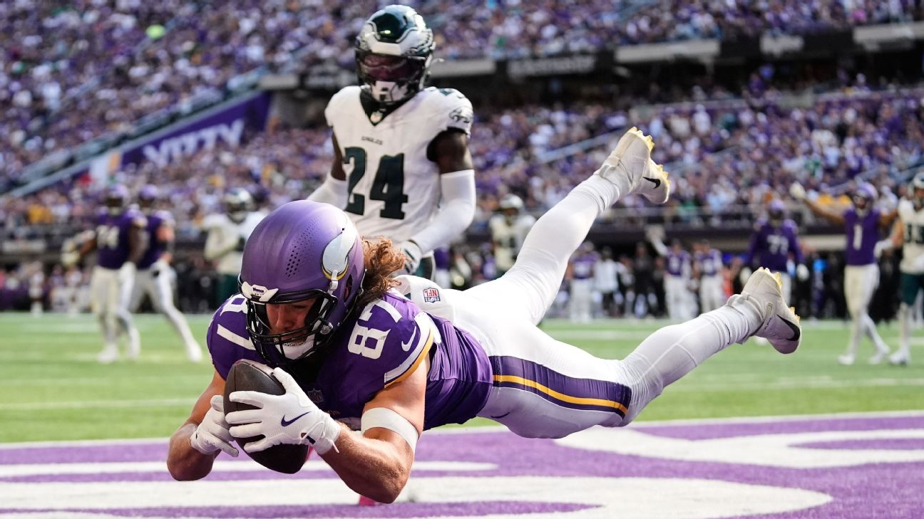 <a href="https://www.espn.com/nfl/story/_/id/46652755/vikings-tj-hockenson-ridiculous-td-was-overturned" target="_blank">Vikes’ Hockenson livid after replay overturns TD</a>