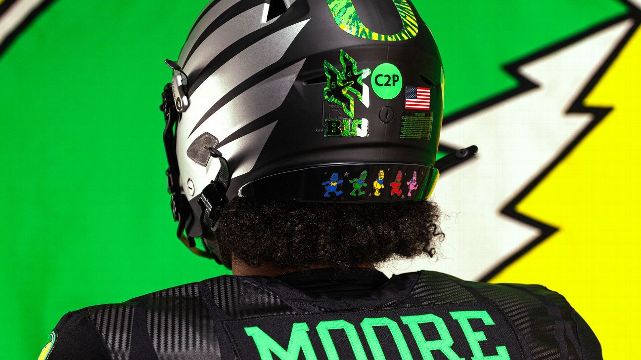 <a href="https://www.espn.com/college-football/story/_/id/46700977/week-9-best-uniforms-college-football" target="_blank">📸 Oregon leads Week 9 CFB threads</a>