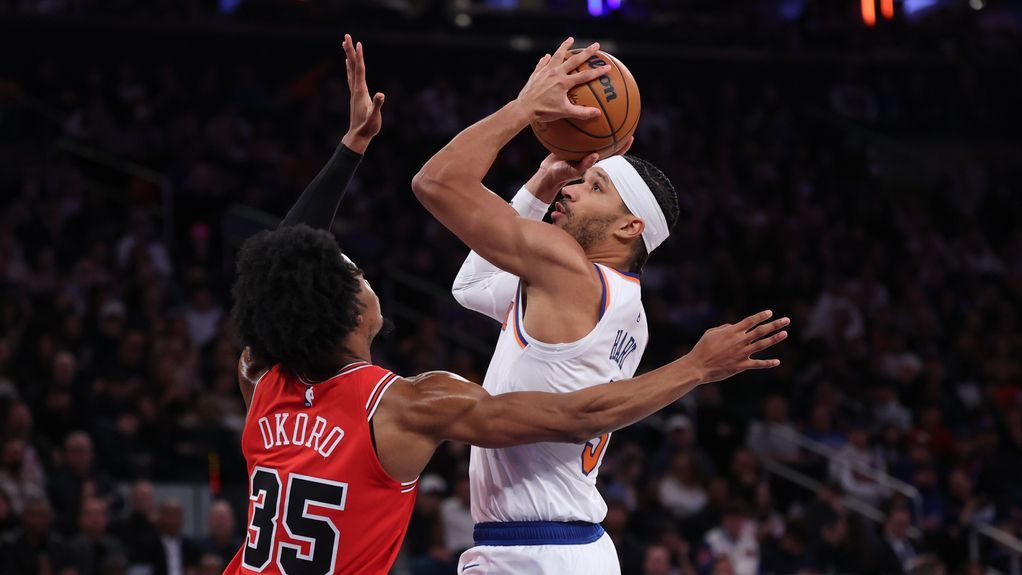 <a href="https://www.espn.com/nba/story/_/id/46826689/josh-hart-admits-nerve-issue-hand-breakout-game" target="_blank">Knicks’ Hart dealing with nerve injury in hand</a>
