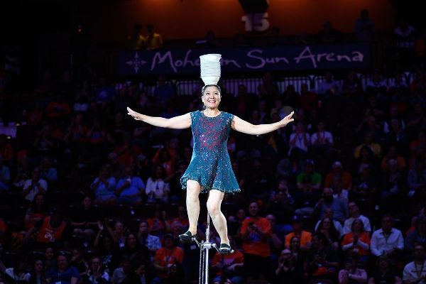Red Panda makes NBA return from broken wrist at Bulls game