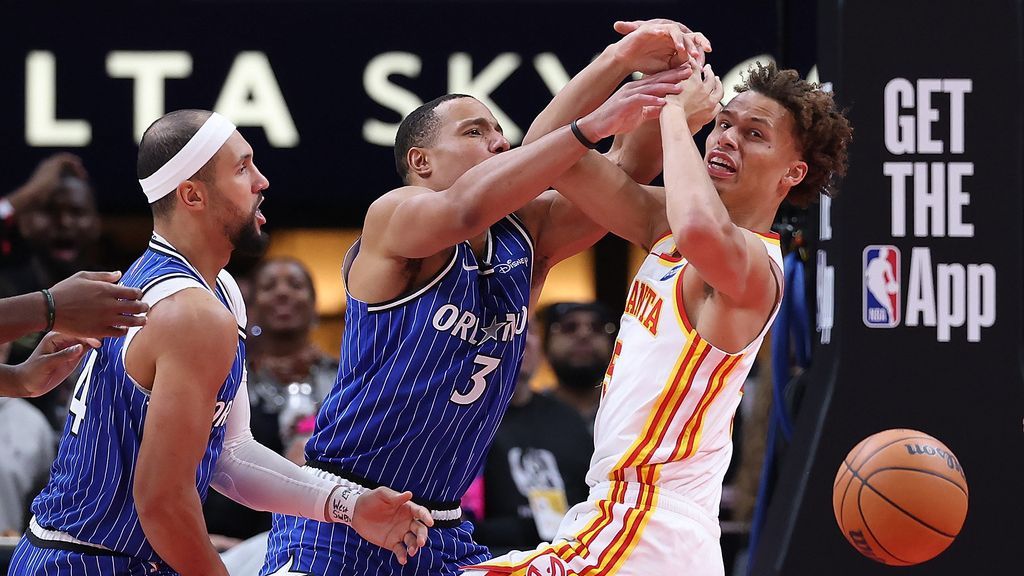 Magic's Desmond Bane tossed after foul, firing ball at Okongwu - ESPN