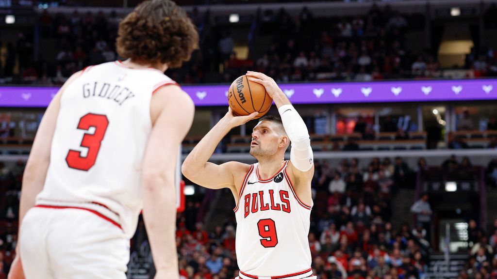 <a href="https://www.espn.com/nba/story/_/id/46854438/bulls-rally-24-vs-76ers-battle-east-leaders" target="_blank">Red-hot Bulls rally from 24 down to topple 76ers</a>