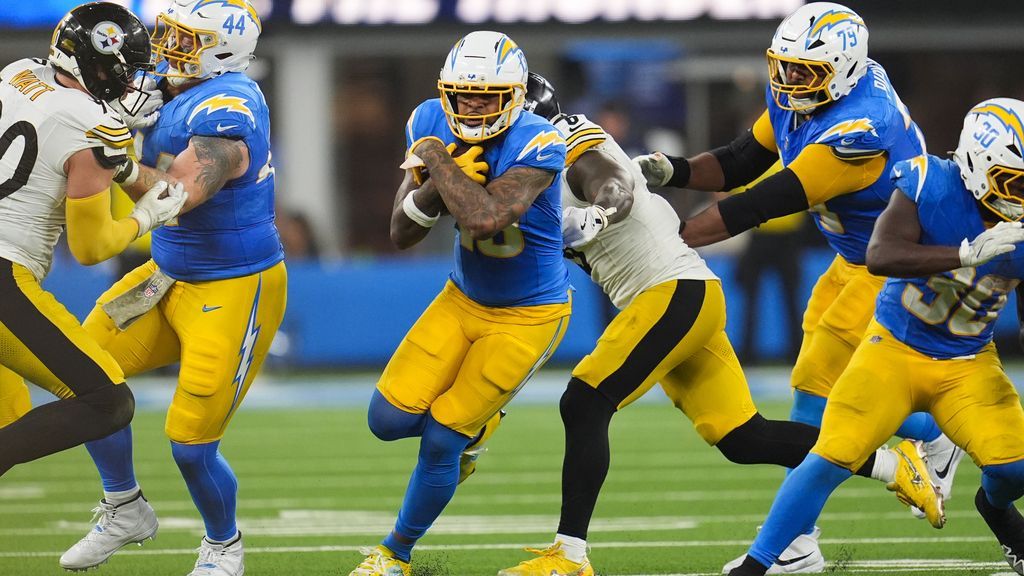 <a href="https://www.espn.com/nfl/story/_/id/46913588/keenan-allen-sets-chargers-all-receptions-mark" target="_blank">Allen draws up play to set Chargers’ catch mark</a>