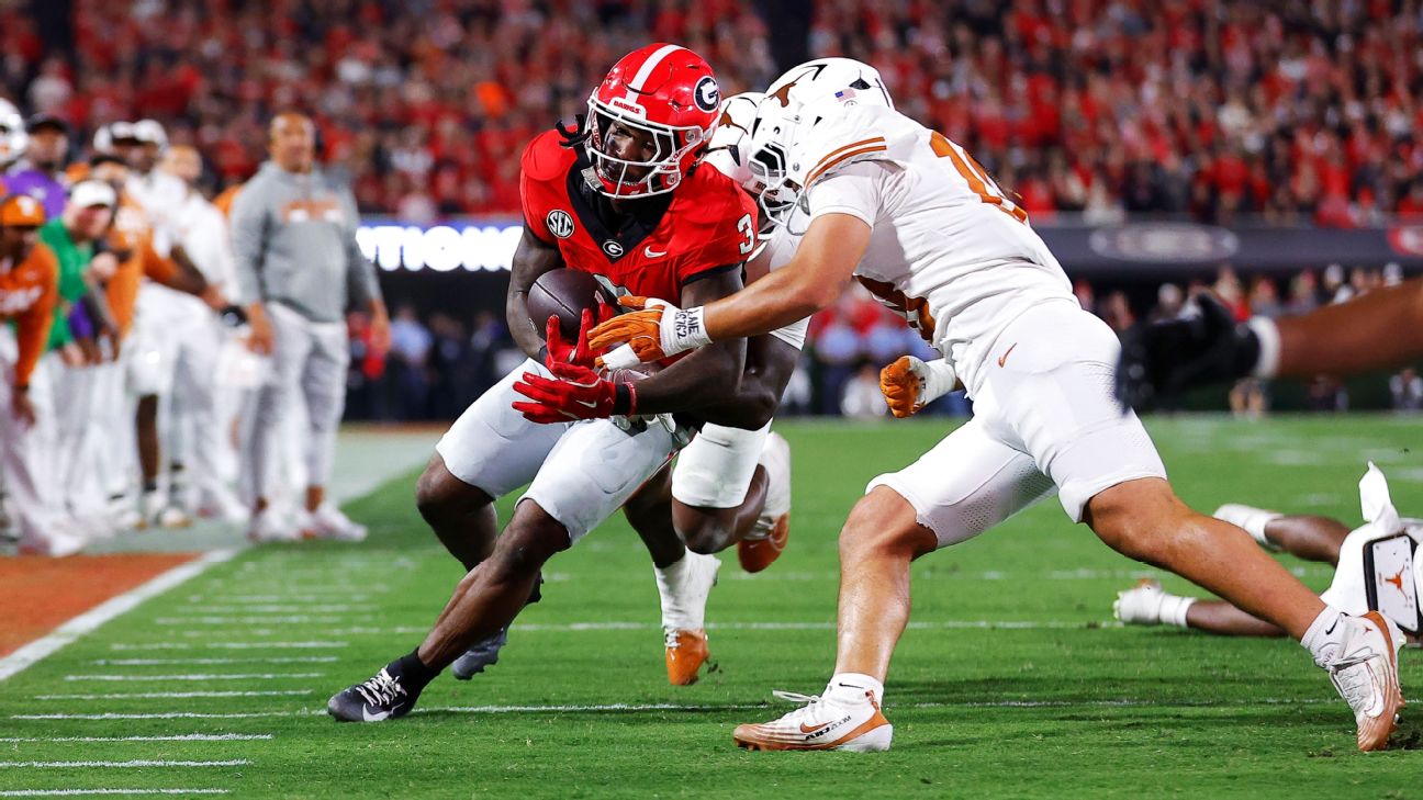 <a href="https://www.espn.com/college-football/story/_/id/46984534/georgia-gets-dirty-35-10-victory-texas" target="_blank">Georgia gets ‘down and dirty,’ KO’s Texas in 4th</a>