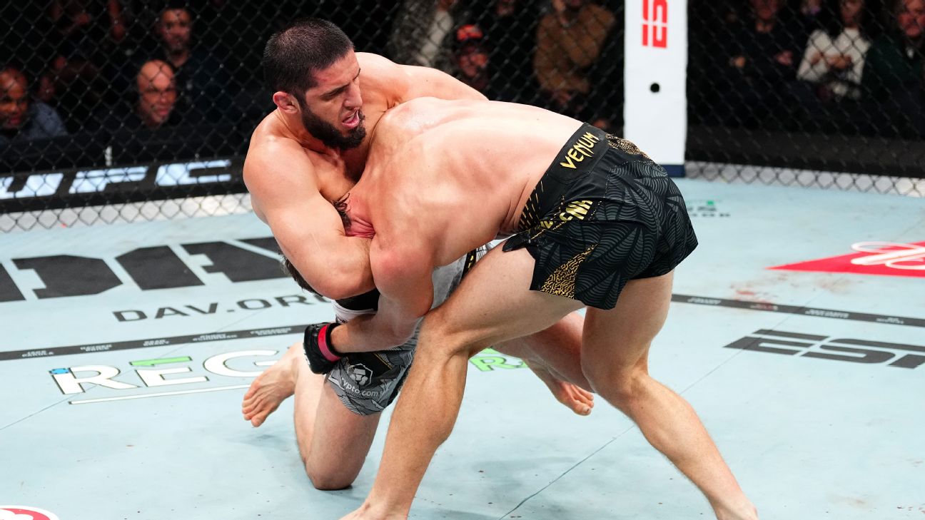 <a href="https://www.espn.com/mma/story/_/id/46984120/makhachev-dominates-become-2-weight-champion-ufc-322" target="_blank">Makhachev dominates to become 2-weight champ</a>