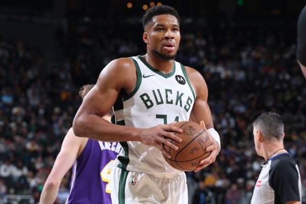 Giannis Antetokounmpo steps in to assist Lakers after game ball drama