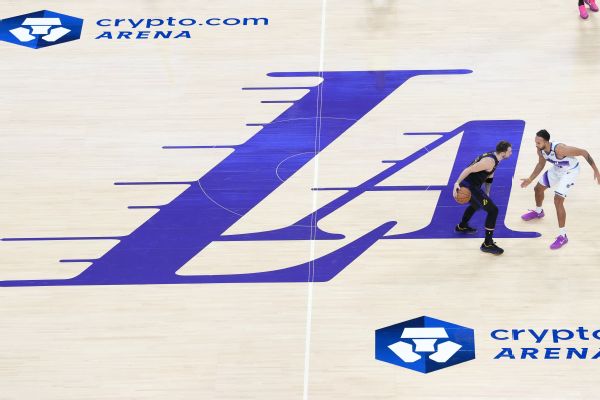 Sources: Two Dodgers execs begin advisory roles with Lakers