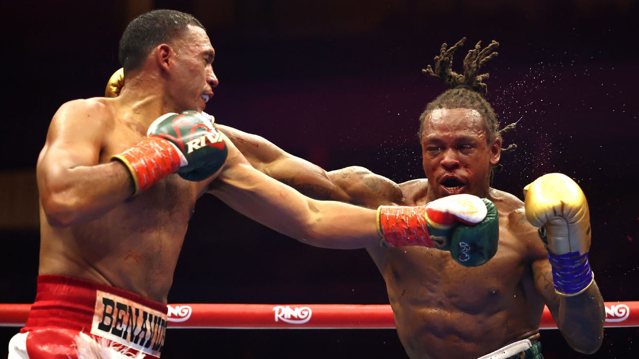 Who wins Benavidez vs. Ramirez? Experts make their...