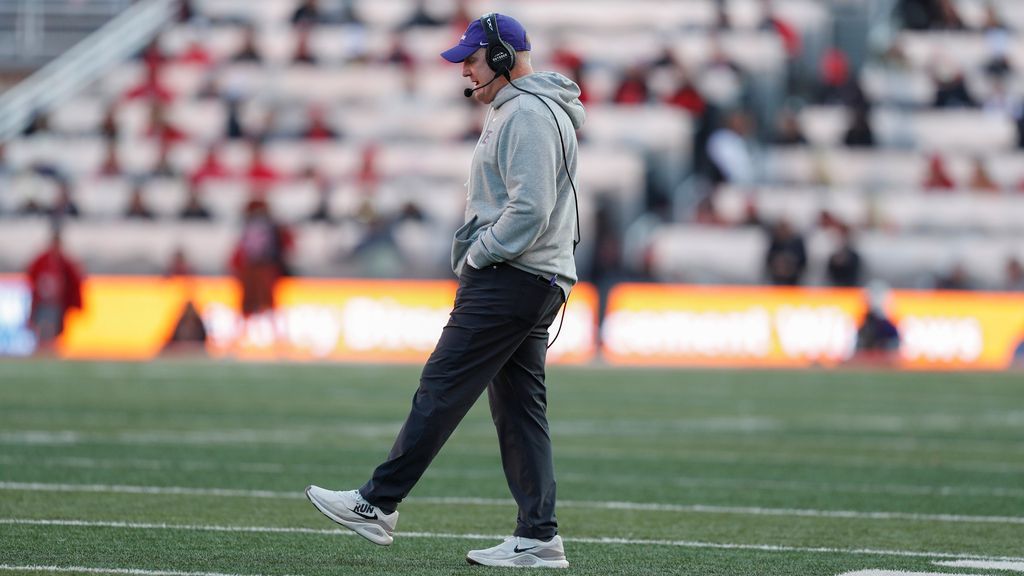<a href="https://www.espn.com/college-football/story/_/id/47068706/kansas-state-klieman-emotional-defiant-close-loss" target="_blank">KSU’s Klieman emotional, defiant after close loss</a>