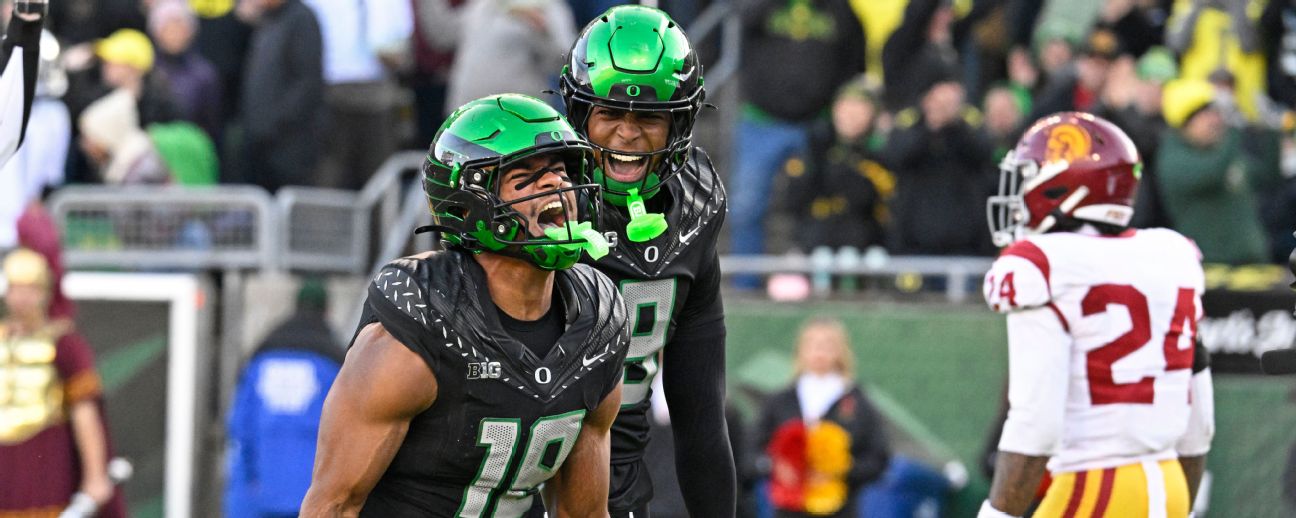 Top 5 of CFP unchanged; Ducks leapfrog Ole Miss