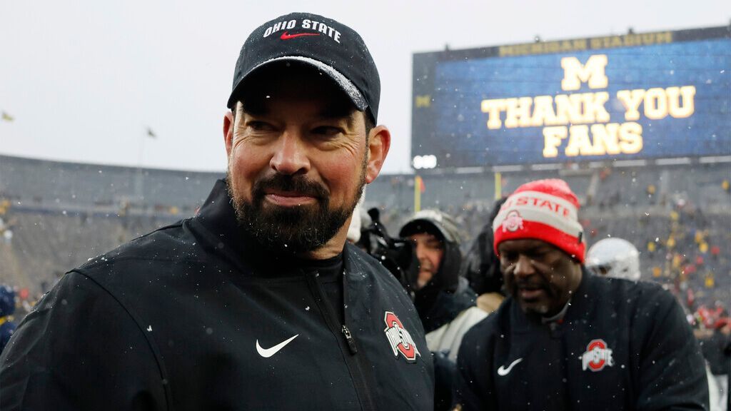 <a href="https://www.espn.com/college-football/story/_/id/47140863/qb-sayin-ohio-state-dominate-michigan-snap-losing-streak" target="_blank">Day gets monkey off back as OSU dominates U-M</a>