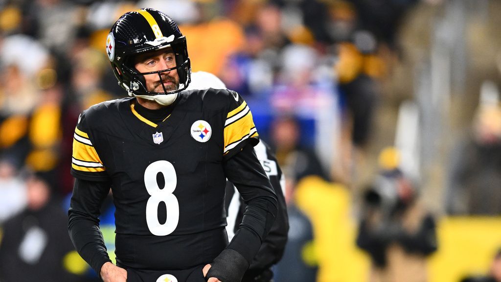 <a href="https://www.espn.com/nfl/story/_/id/47159531/aaron-rodgers-calls-wrs-says-steelers-earned-fans-boos" target="_blank">QB Rodgers calls out WRs after ‘boo-worthy’ loss</a>