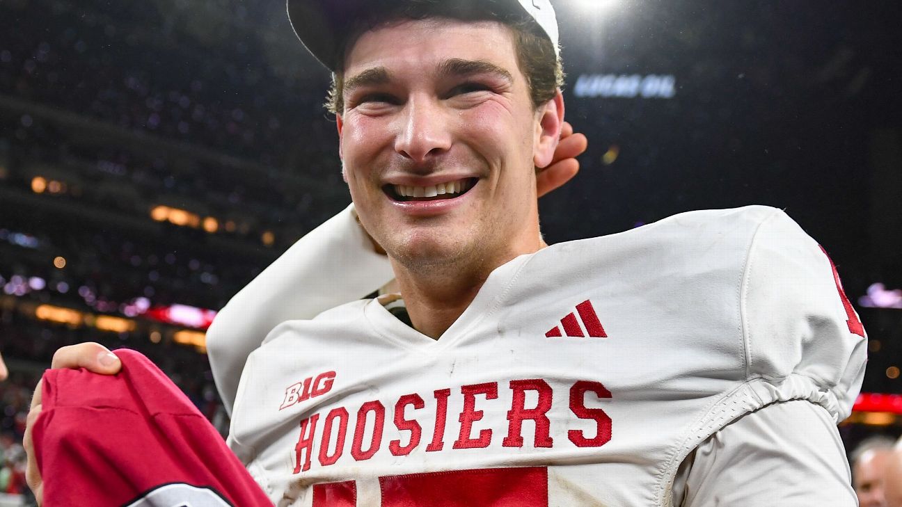 <a href="https://www.espn.com/college-football/story/_/id/47230584/indiana-takes-ohio-state-1st-big-ten-title-1967" target="_blank">IU basks in glow of Big Ten title, CFP’s top seed</a>