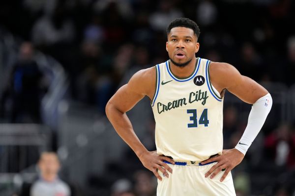 Giannis affirms commitment to Bucks, would 'never' demand trade
