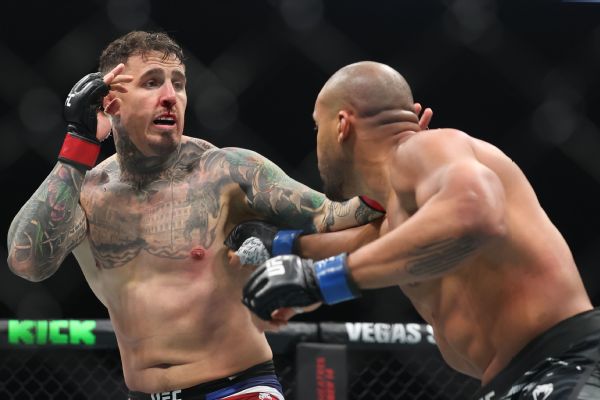 Aspinall says he's back in 'full training,' in talks to fight Gane