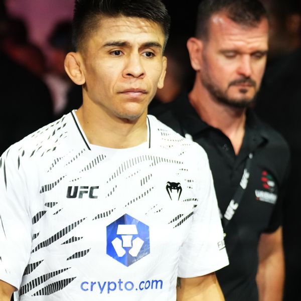 Bautista to battle Oliveira at UFC Fight Night on Feb. 7