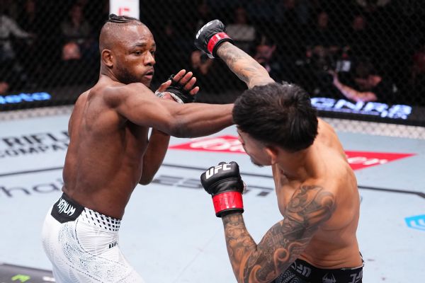 Kape stops Royval in UFC main event, wants shot at Van next