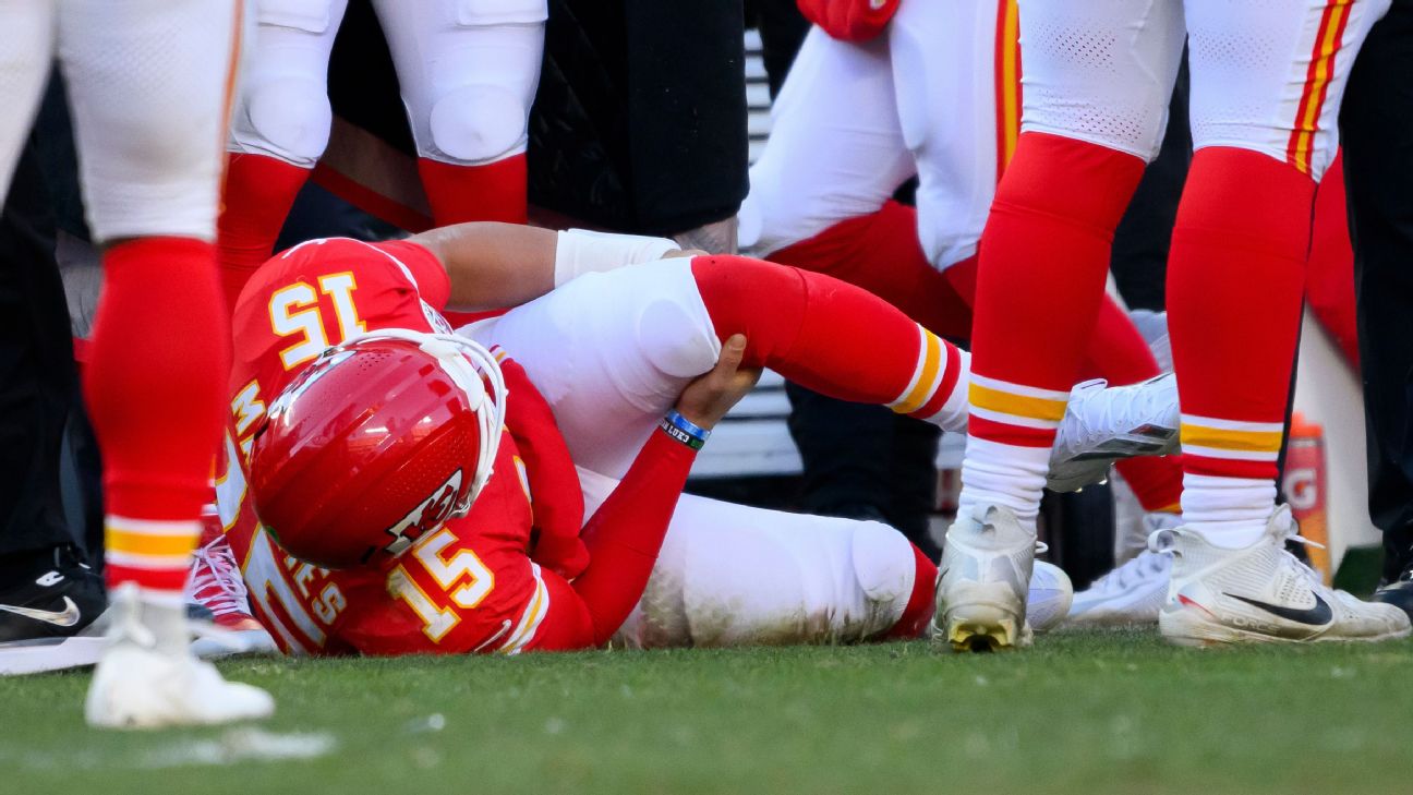 <a href="https://www.espn.com/nfl/story/_/id/47320352/kansas-city-chiefs-qb-patrick-mahomes-undergoes-surgery-torn-acl-lcl" target="_blank">Chiefs’ Mahomes has surgery for torn ACL, LCL</a>