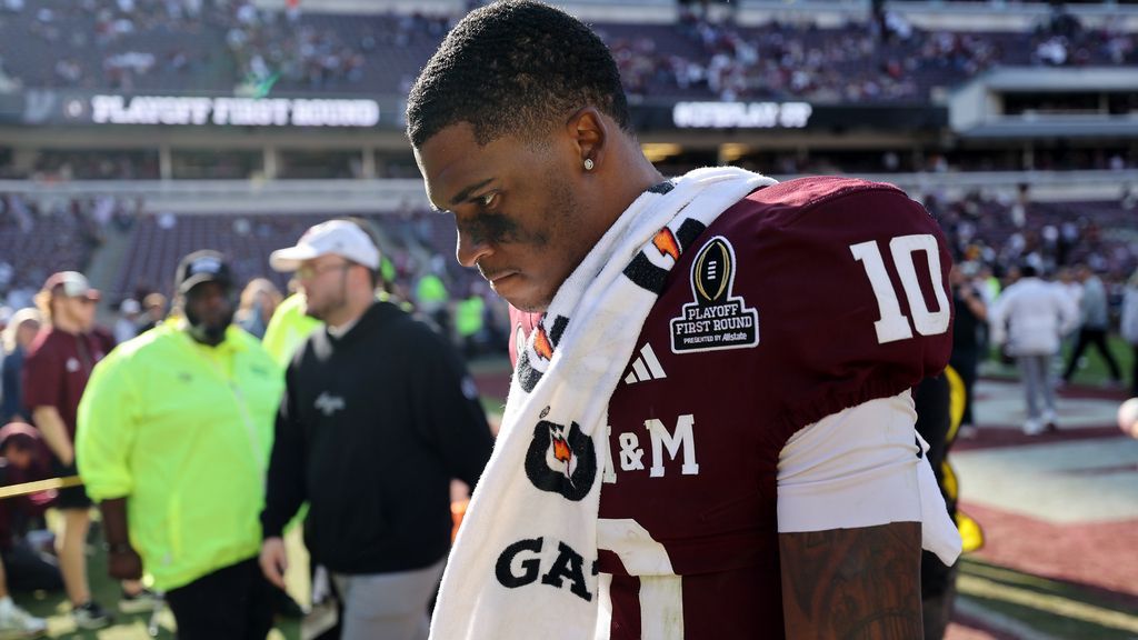 espn.com - Dave Wilson - Texas A&M feels sting of loss but proud of season