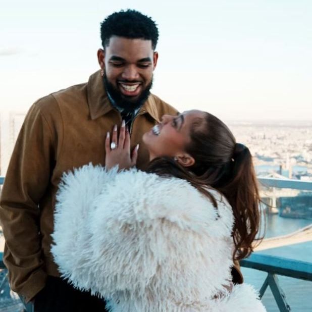 <a href="https://www.espn.com/nba/story/_/id/47412952/karl-anthony-towns-jordyn-woods-proposal-engagement-nba-new-york-knicks" target="_blank">🎁 KAT proposes to girlfriend Jordyn Woods</a>