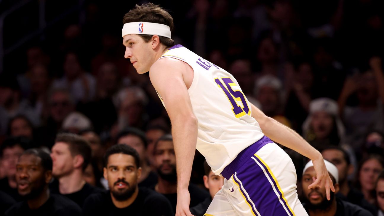 <a href="https://www.espn.com/nba/story/_/id/47414854/lakers-austin-reaves-exits-christmas-day-game-due-calf-soreness" target="_blank">Reaves (calf) leaves Lakers’ Christmas Day loss</a>