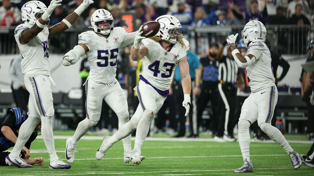 <a href="https://www.espn.com/nfl/story/_/id/47414881/vikings-dominate-lions-woeful-passing-game" target="_blank">Vikes dominate Lions despite woeful passing game</a>