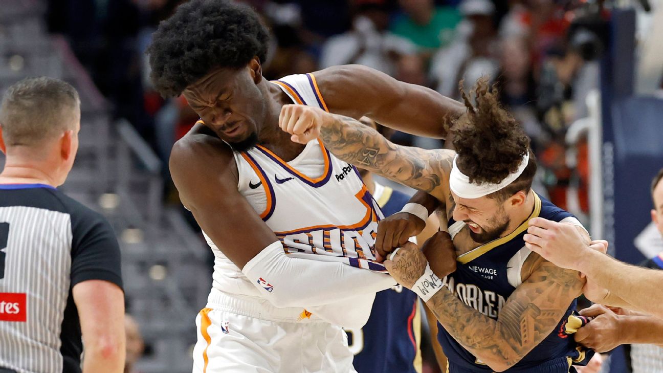 <a href="https://www.espn.com/nba/story/_/id/47431552/jose-alvarado-mark-williams-ejected-fight" target="_blank">Pels’ Alvarado, Suns’ Williams tossed after fight</a>