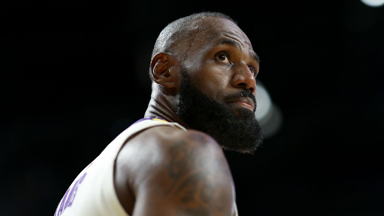 Lakers' LeBron James ruled out vs. Spurs with multiple injuries