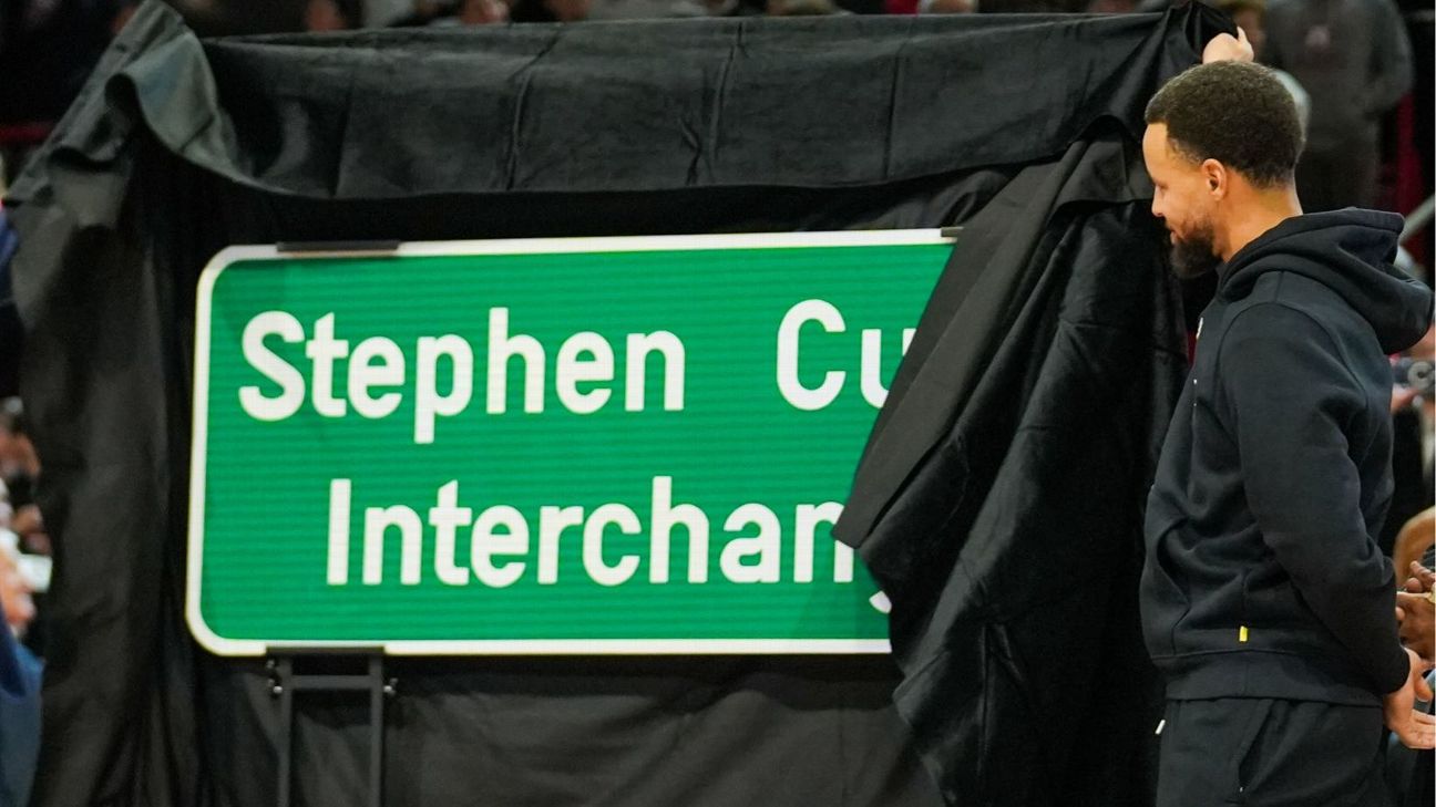 Davidson honors Stephen Curry with interchange named after him
