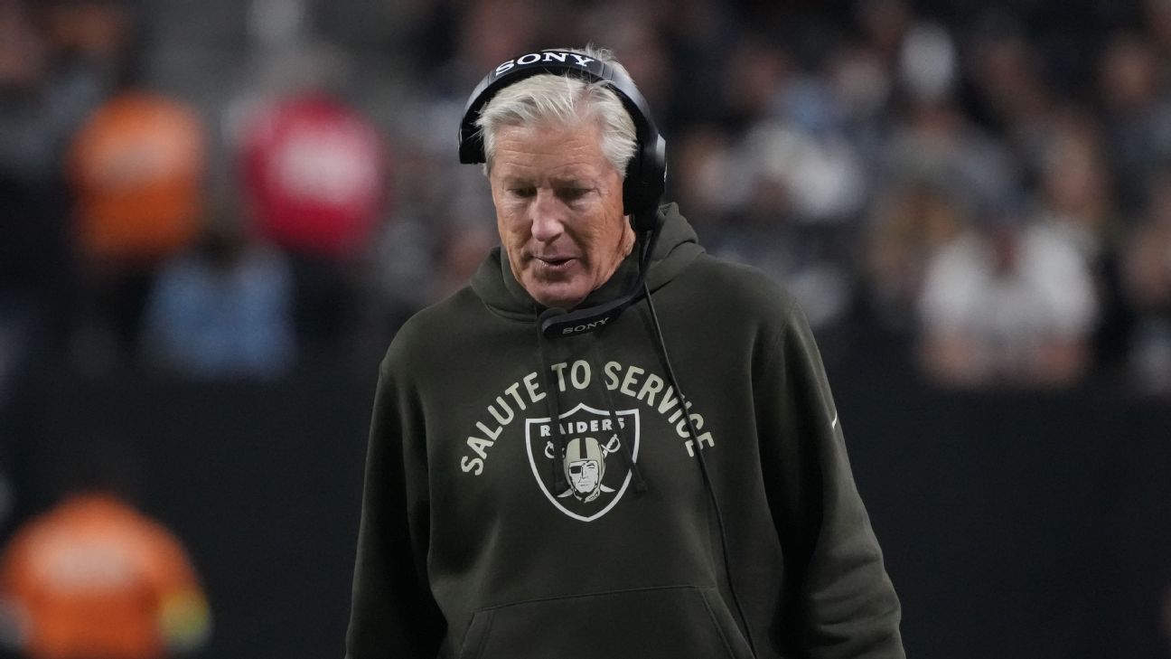 Raiders fire Pete Carroll after one season; GM John Spytek remains